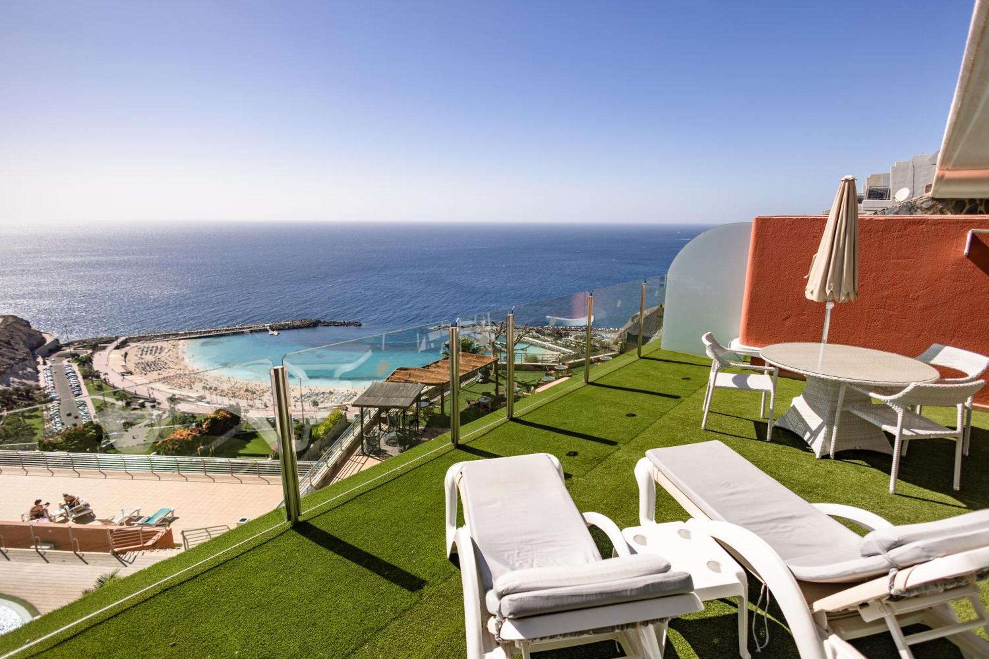 Top Floor Premium Apartment Sea View